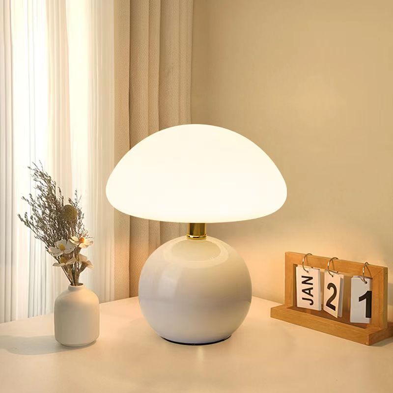Lampa Stołowa Bauhaus z Regulowanym Oświetleniem do Salonu - ÉclatLumière
