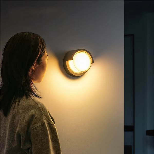 Minimalistyczna Lampa Ścienna Zewnętrzna z Czujnikiem Ruchu Éclivra