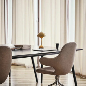 LumiVerde | Lampa stołowa – Regulowane światło w nowoczesnym stylu