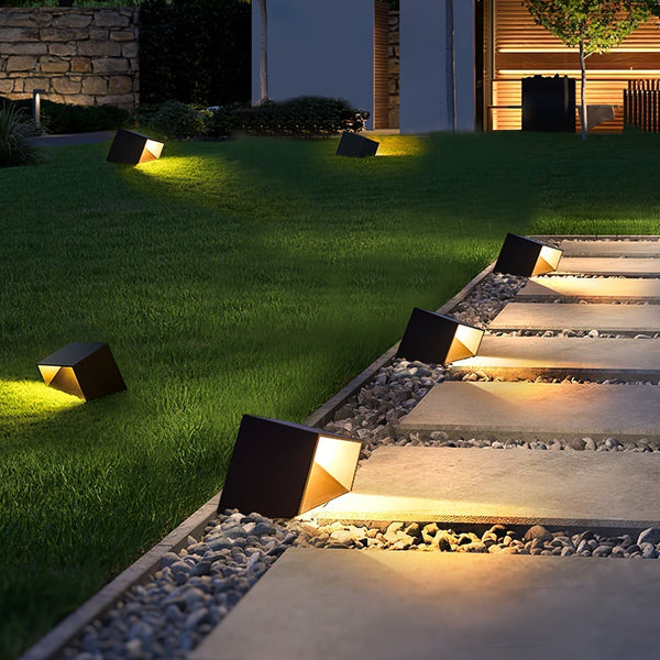 Nowoczesna Lampa Ogrodowa Stojąca LED LightCube, Wodoodporna, Ekologiczna