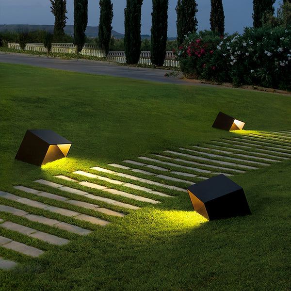 Nowoczesna Lampa Ogrodowa Stojąca LED LightCube, Wodoodporna, Ekologiczna