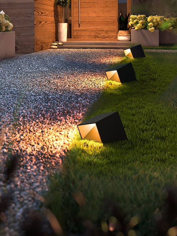 Nowoczesna Lampa Ogrodowa Stojąca LED LightCube, Wodoodporna, Ekologiczna