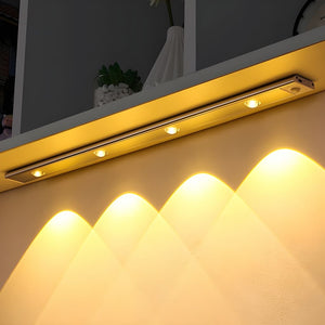 Czarny BrightMotion | Lampa LED z czujnikiem ruchu – automatyczne światło w każdym wnętrzu Czarny Lumiera