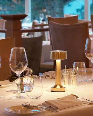 GlowSpot | Lampa Stołowa – Kompaktowa lampa z regulacją jasności Lumiera