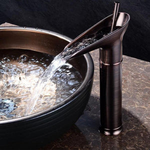 PureFalls | Kran Wodospadowy – Luksusowy Spokój w Twojej Łazience