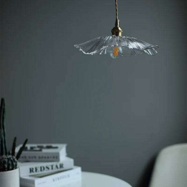 PetalLume | Lampa sufitowa – Kwiatowy szklany design z ciepłym blaskiem LED Lumiera