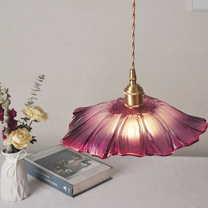PetalLume | Lampa sufitowa – Kwiatowy szklany design z ciepłym blaskiem LED Lumiera