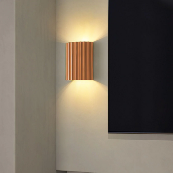 SolaLume | Kinkiet – Lampa ścienna o falistym designie Lumiera